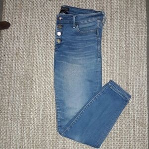 Abercrombie & Fitch light wash skinny ankle jean